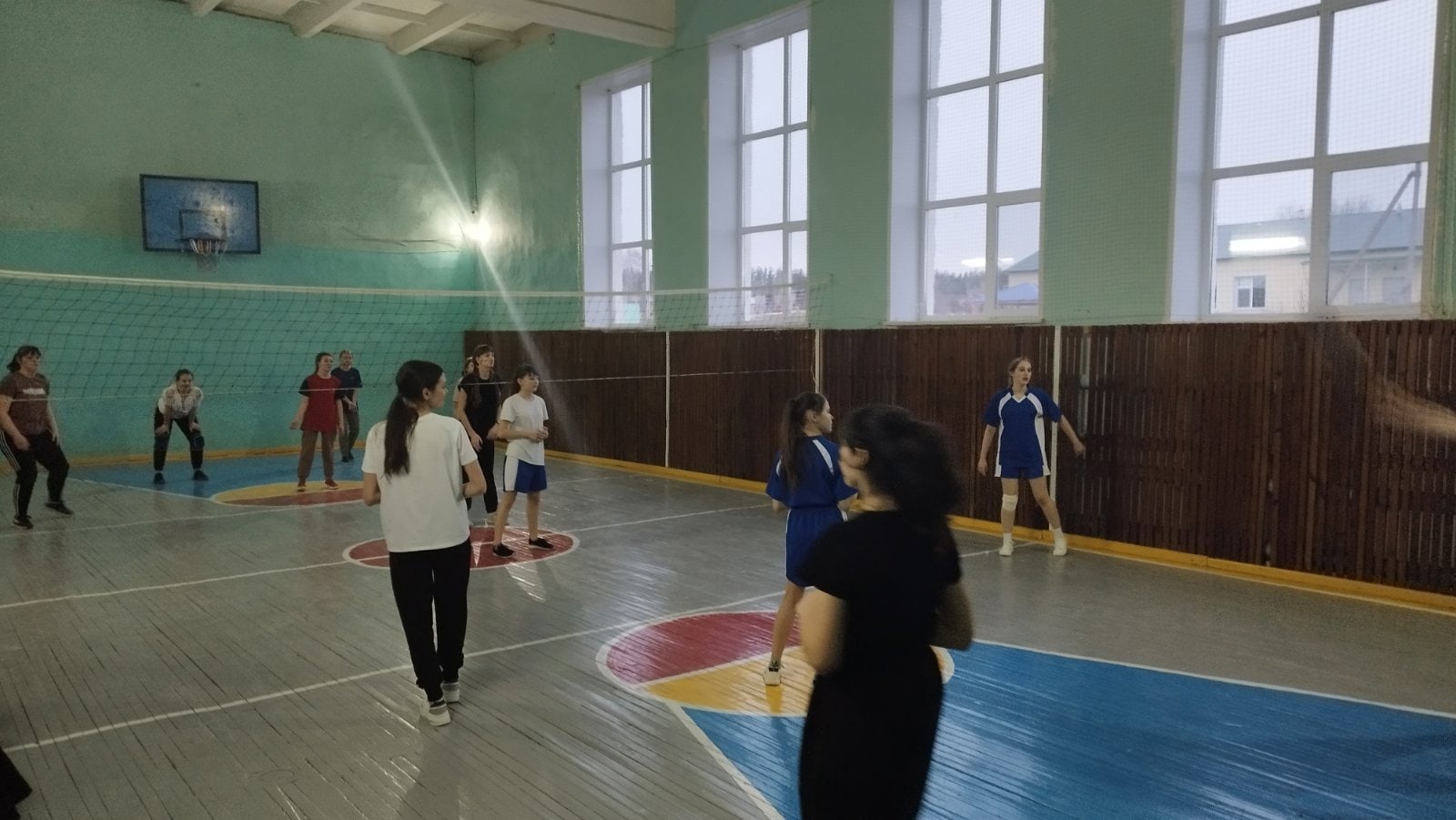 Товарищеская игра по волейболу.